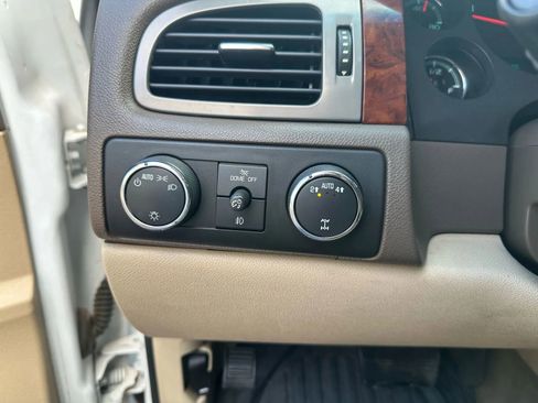 Used 2011 GMC Yukon XL SLT w/ SLT-2 Equipment Package image 13