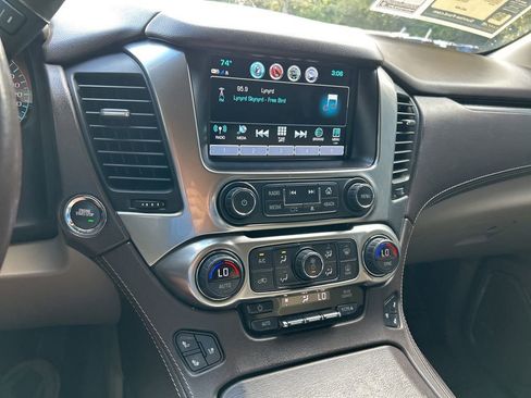 Used 2020 Chevrolet Suburban Premier image 32