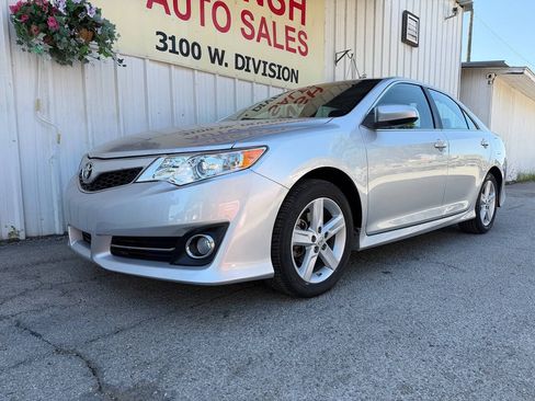 Used 2013 Toyota Camry SE FWD image 7