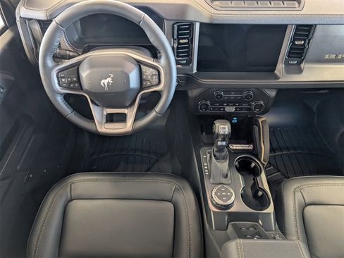 New 2025 Ford Bronco Badlands image 5