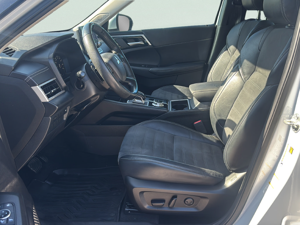 Used 2023 Mitsubishi Outlander SE FWD image 20
