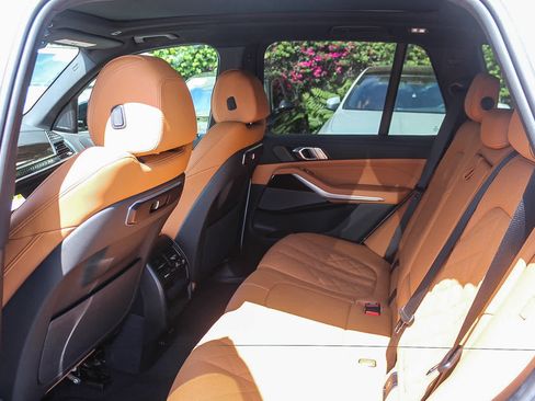 Used 2026 BMW X5 sDrive40i w/ M Sport Package RWD image 17