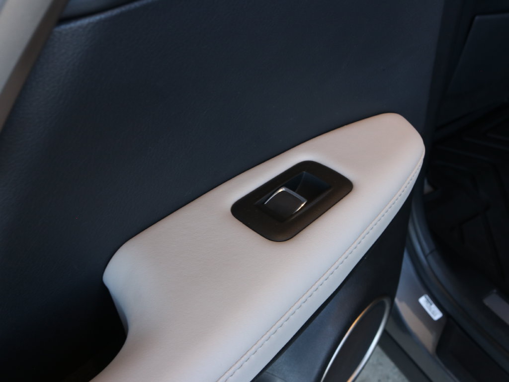 Used 2019 Lexus RX 450h AWD w/ Navigation Package image 31