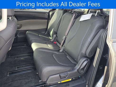 New 2026 Kia Carnival FWD image 10