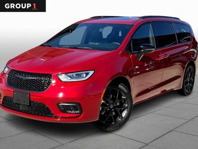 Used 2025 Chrysler Pacifica Limited