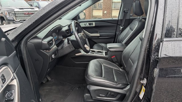 Used 2023 Ford Explorer Limited AWD/4WD image 3