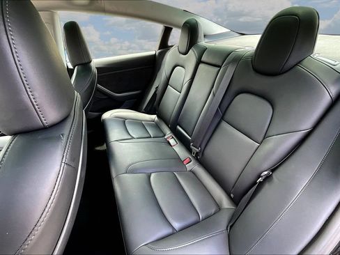 Used 2023 Tesla Model 3 Standard Range RWD image 18