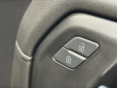 Used 2021 GMC Sierra 1500 Denali w/ Driver Alert Package II AWD/4WD image 12
