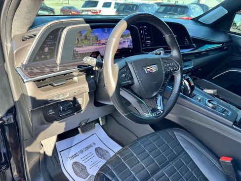 Used 2023 Cadillac Escalade ESV V AWD/4WD image 13
