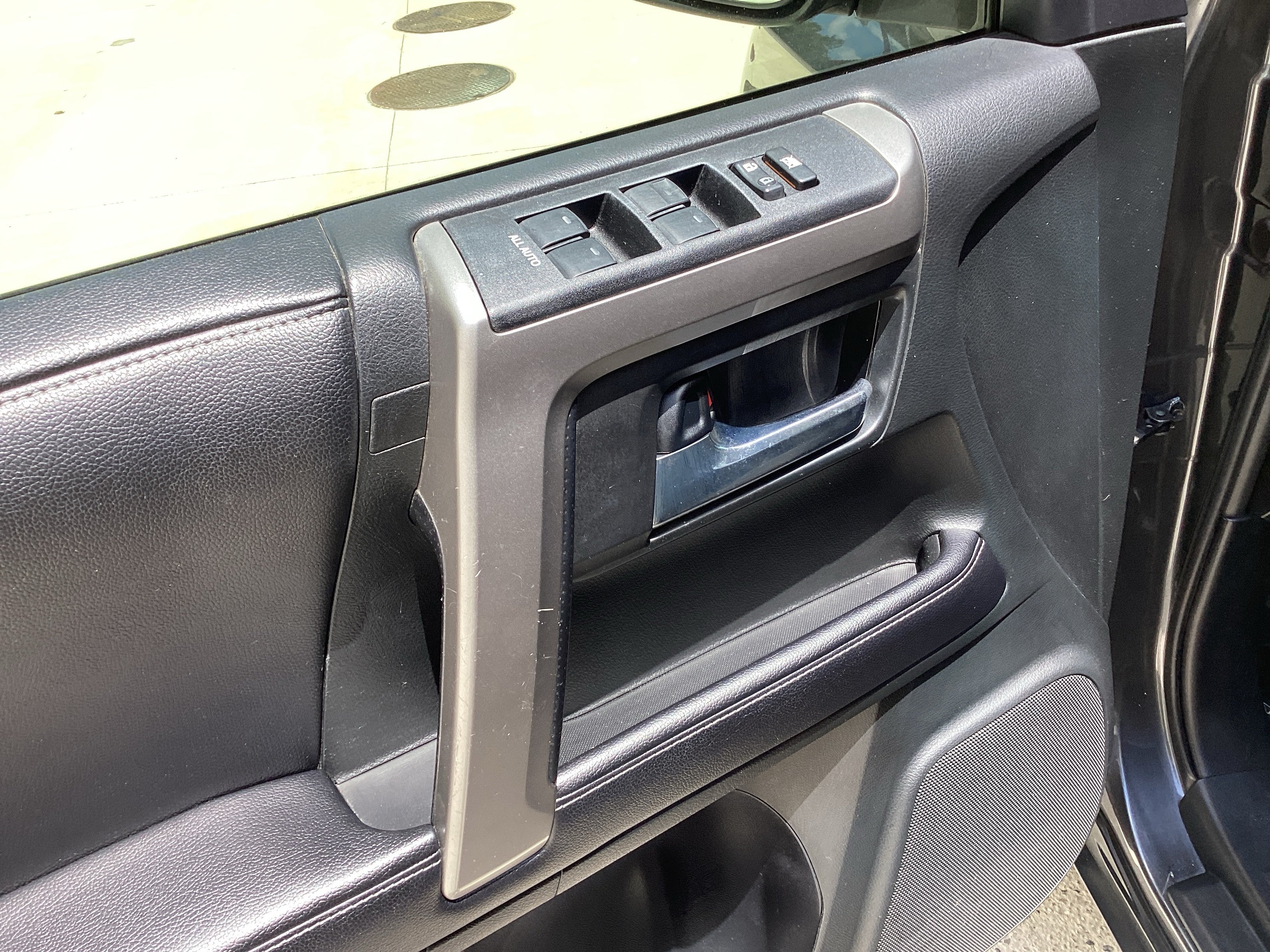 Used 2016 Toyota 4Runner SR5 RWD image 16