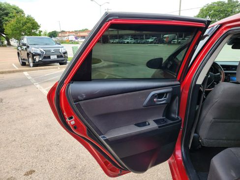 Used 2018 Toyota Corolla iM FWD image 10