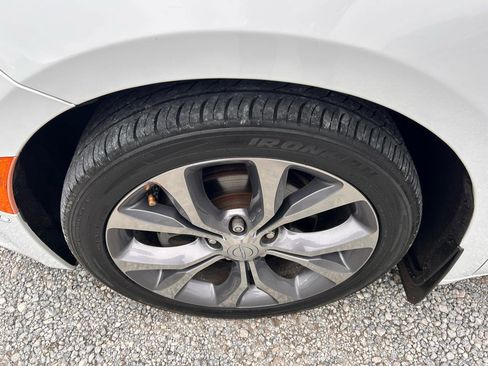 Used 2020 Chrysler Pacifica Limited FWD image 22
