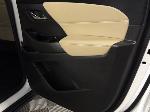 Used 2023 Chevrolet Traverse LT image 29