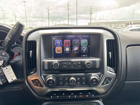 Used 2017 Chevrolet Silverado 1500 LTZ Z71 w/ LTZ Plus Package AWD/4WD image 24