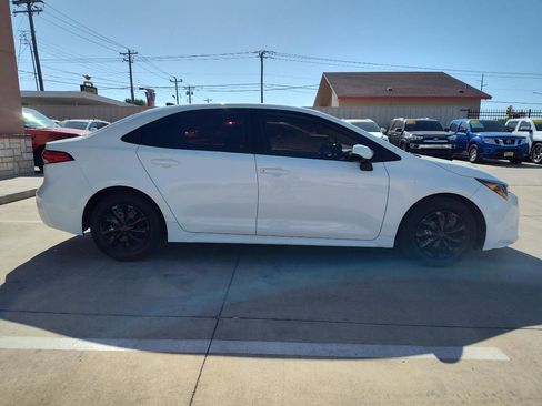 Used 2022 Toyota Corolla L FWD image 3