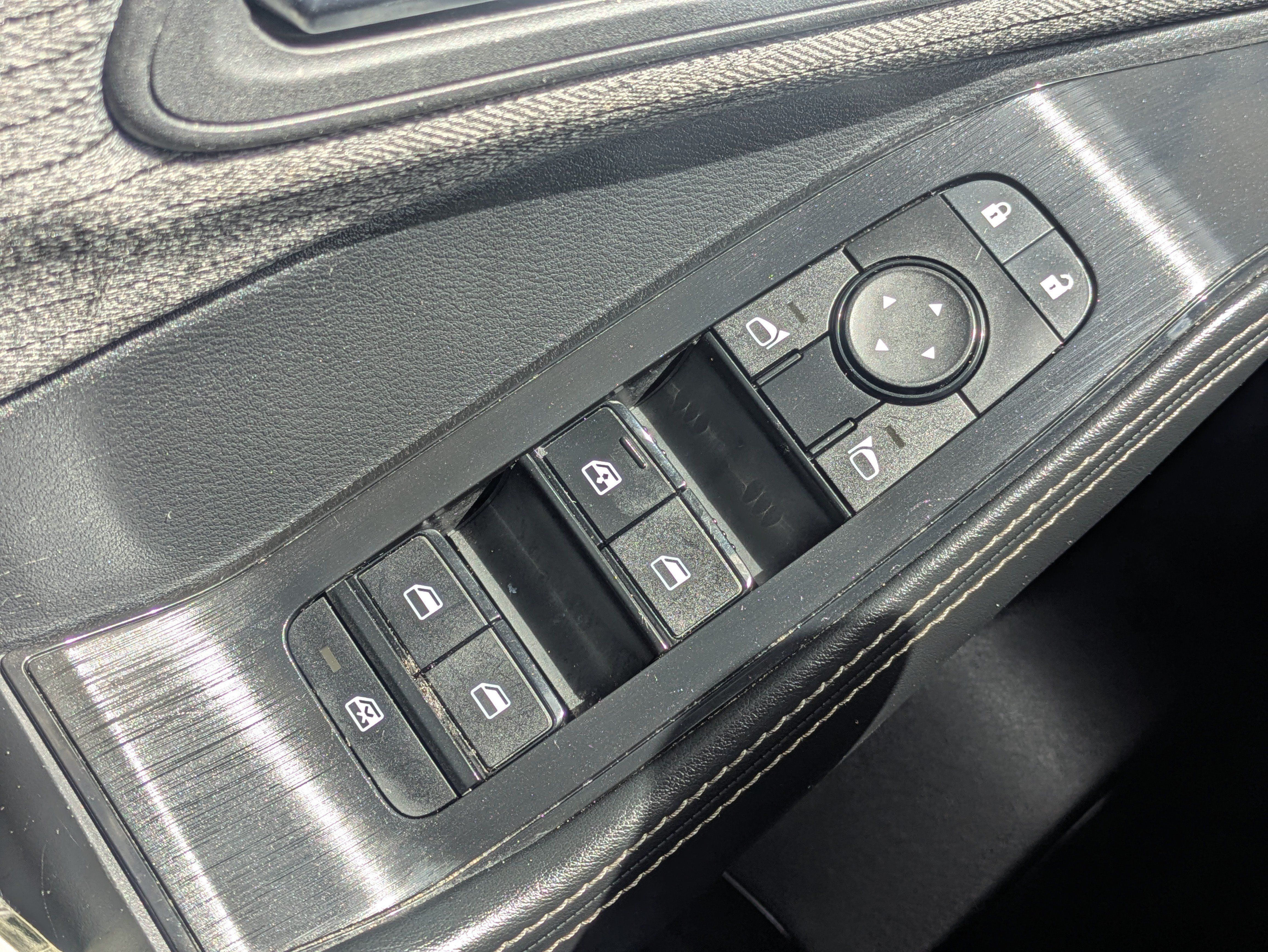 Used 2023 Nissan Rogue SV FWD image 20
