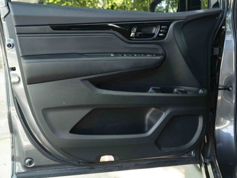 Used 2023 Honda Odyssey Touring image 37