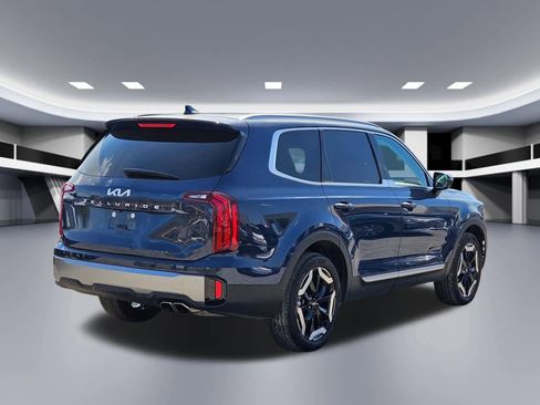 Used 2025 Kia Telluride S image 6