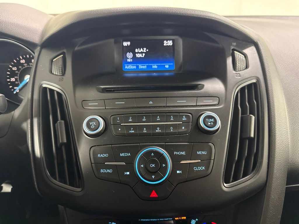 Used 2016 Ford Focus SE FWD image 22