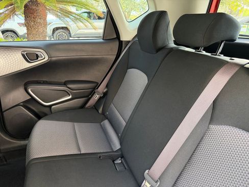Used 2025 Kia Soul LX w/ LX Technology Package image 34
