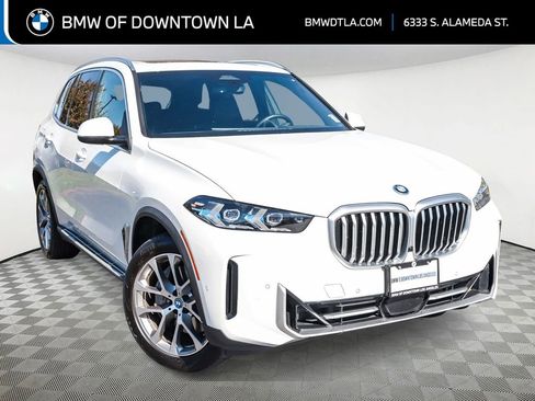 Used 2025 BMW X5 xDrive50e image 1