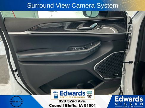 Used 2022 Jeep Grand Cherokee Trailhawk w/ Advanced Protech Group II AWD/4WD image 22