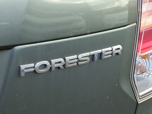 Used 2018 Subaru Forester 2.5i Premium w/ All-Weather Package image 30