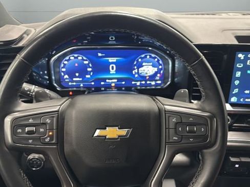 Used 2023 Chevrolet Silverado 1500 High Country w/ Technology Package image 18