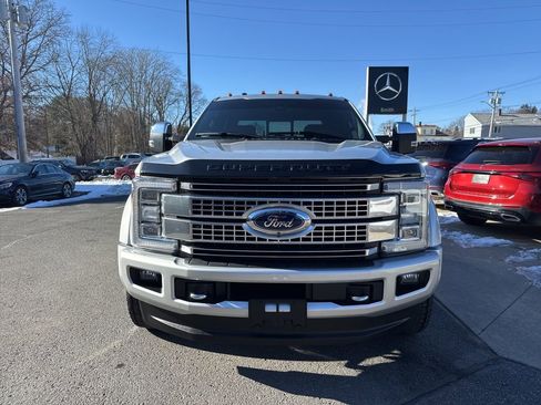 Used 2018 Ford F450 Platinum w/ Platinum Ultimate Package image 2