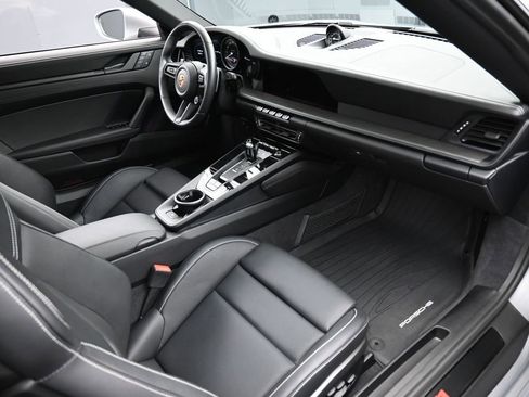 Certified 2024 Porsche 911 Carrera GTS image 30