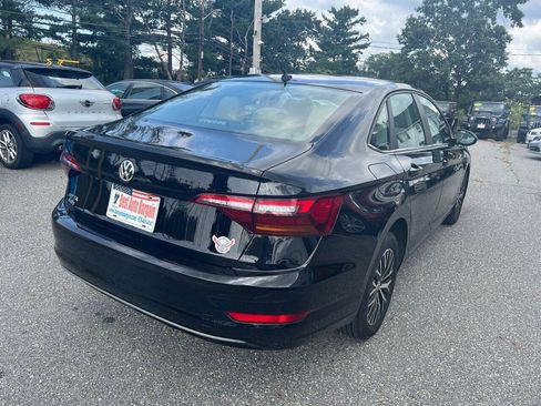 Used 2019 Volkswagen Jetta SE w/ Cold Weather Package FWD image 6