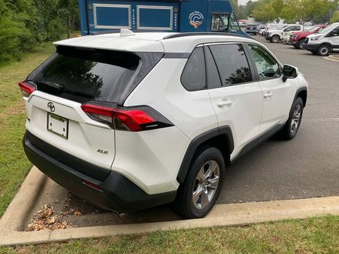 Used 2022 Toyota RAV4 XLE FWD image 31
