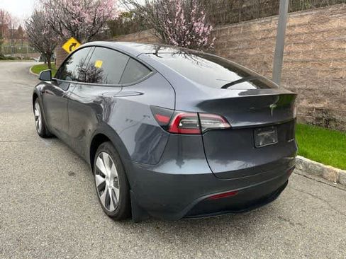 Used 2020 Tesla Model Y Long Range image 6