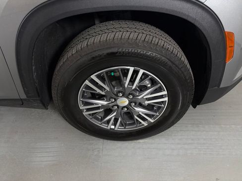 Used 2026 Chevrolet Traverse LT w/ Driver Confidence Package FWD image 12