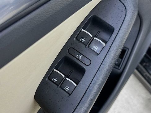Used 2015 Volkswagen Jetta SE FWD image 20