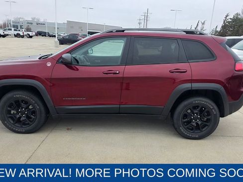 Used 2020 Jeep Cherokee Trailhawk w/ Comfort/Convenience Group image 2