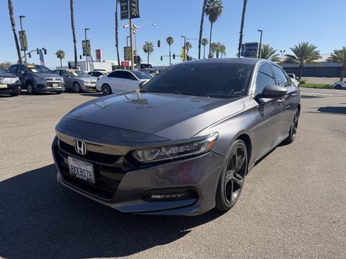 Used 2019 Honda Accord Sport image 3