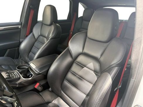 Used 2015 Porsche Cayenne Turbo AWD/4WD image 9