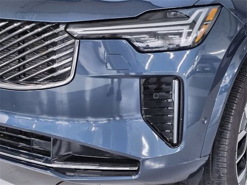 Used 2025 Volvo XC90 B5 Plus image 12