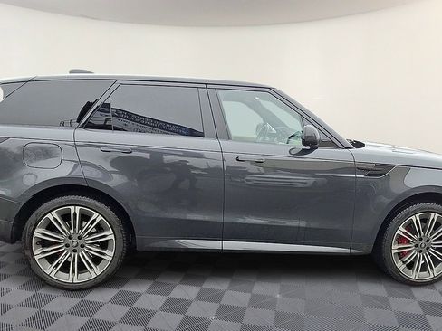 Used 2024 Land Rover Range Rover Sport Dynamic SE image 9