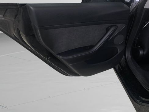 Used 2022 Tesla Model 3 Long Range AWD/4WD image 9
