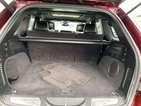 Used 2018 Jeep Grand Cherokee Limited w/ Luxury Group II image 5