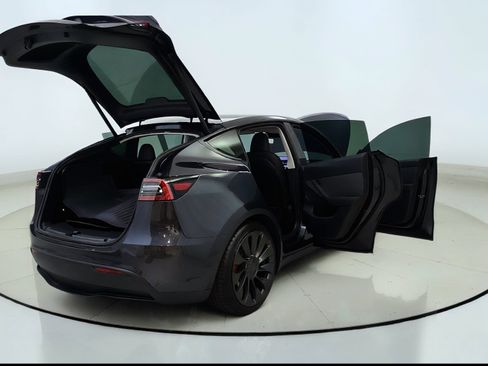 Used 2024 Tesla Model Y Performance AWD/4WD image 14