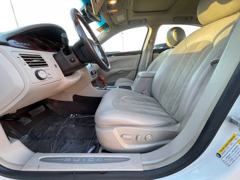 Used 2011 Buick Lucerne Super image 16