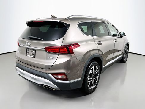Used 2019 Hyundai Santa Fe Ultimate image 4