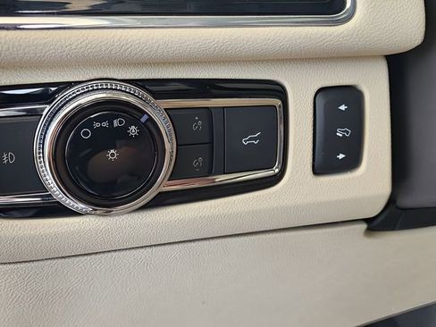 Used 2020 Lincoln Navigator Reserve w/ Luxury Package AWD/4WD image 34