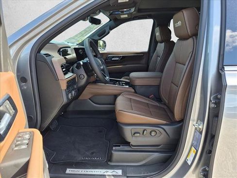 New 2026 Chevrolet Tahoe High Country AWD/4WD image 15