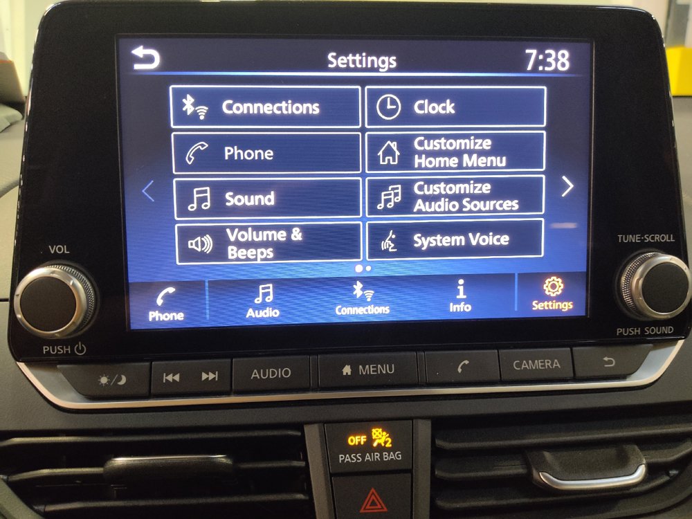 Used 2025 Nissan Altima 2.5 SV FWD image 25
