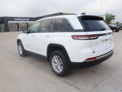 New 2026 Jeep Grand Cherokee Laredo X AWD/4WD image 23