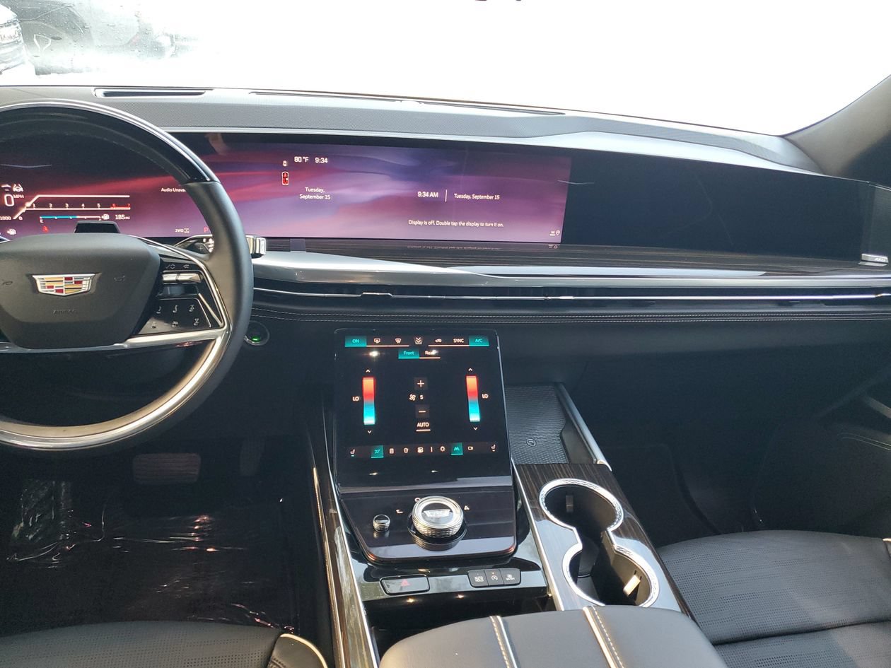 Used 2026 Cadillac Escalade Luxury AWD/4WD image 13